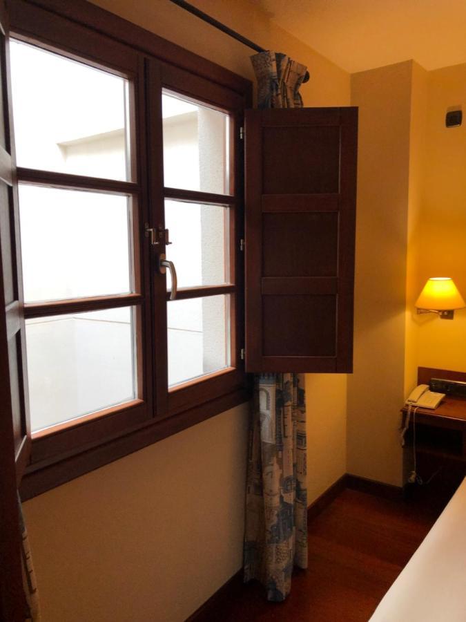 Hotel Aroi Bierzo Plaza Понферрада Экстерьер фото