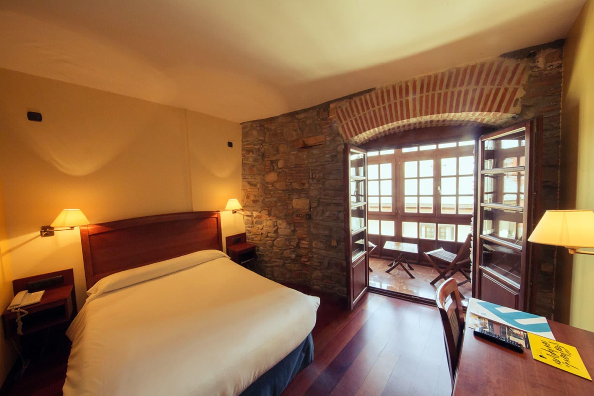 Hotel Aroi Bierzo Plaza Понферрада Экстерьер фото