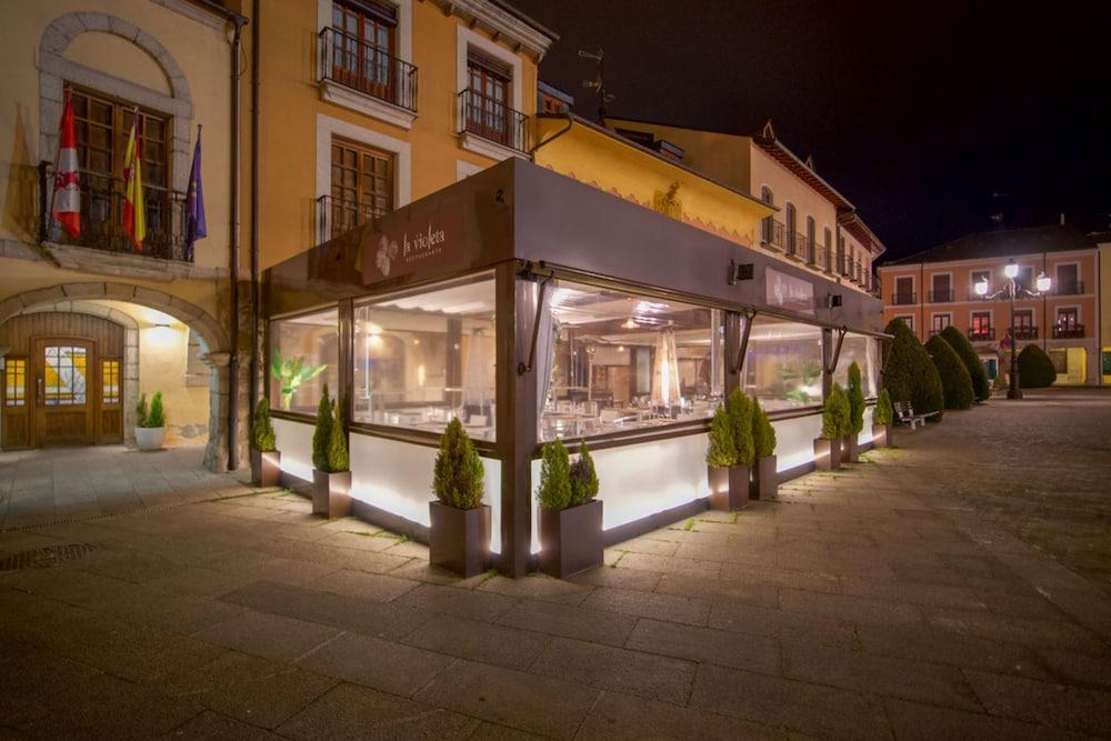 Hotel Aroi Bierzo Plaza Понферрада Экстерьер фото