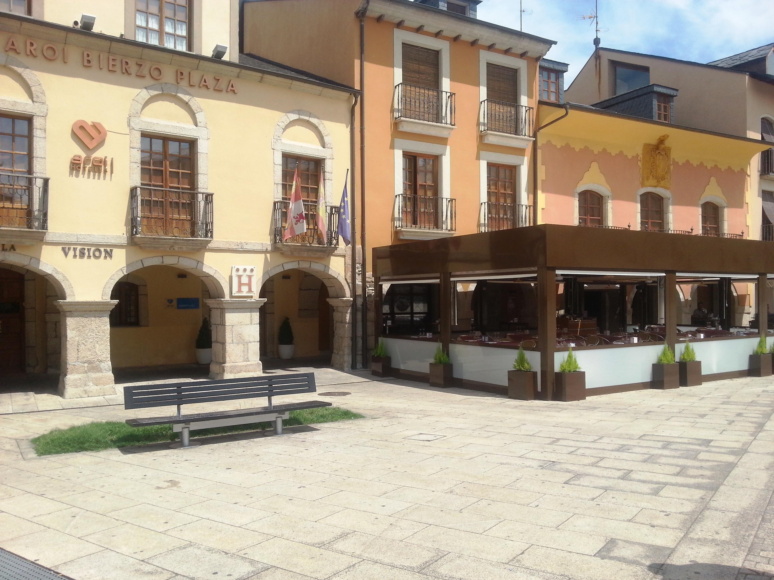 Hotel Aroi Bierzo Plaza Понферрада Экстерьер фото