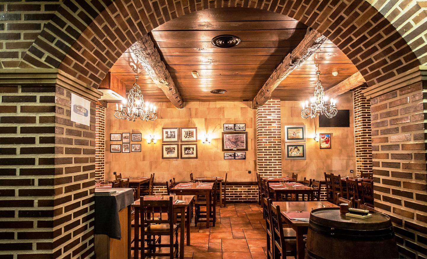 Hotel Aroi Bierzo Plaza Понферрада Экстерьер фото