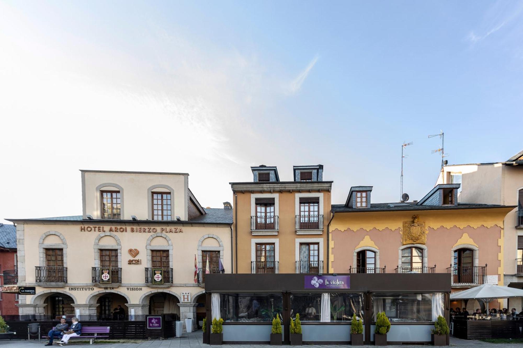 Hotel Aroi Bierzo Plaza Понферрада Экстерьер фото