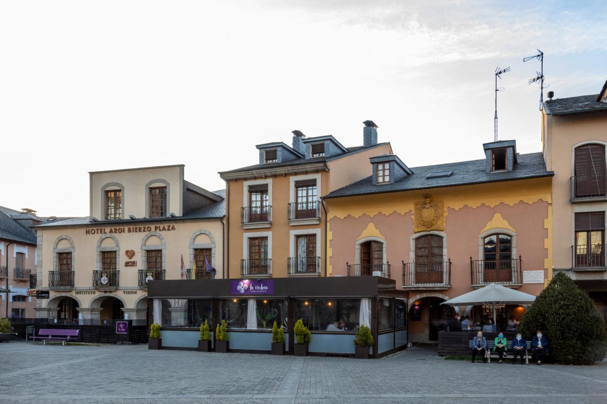 Hotel Aroi Bierzo Plaza Понферрада Экстерьер фото